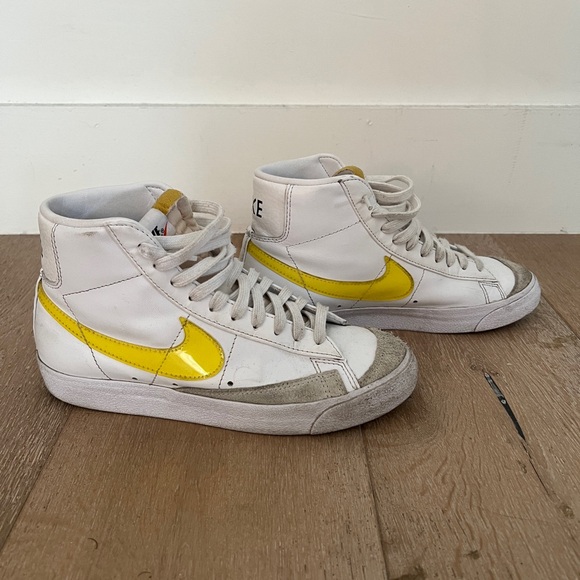 Nike Blazer Mid 77 Essential
White Opti Yellow (Women's) - Picture 6 of 7